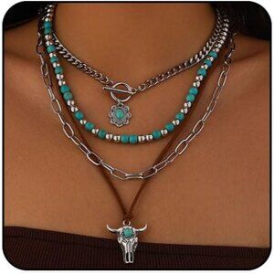 Elegant Vintage Western Necklace - Turquoise Beads & Rustic Cow Skull Design